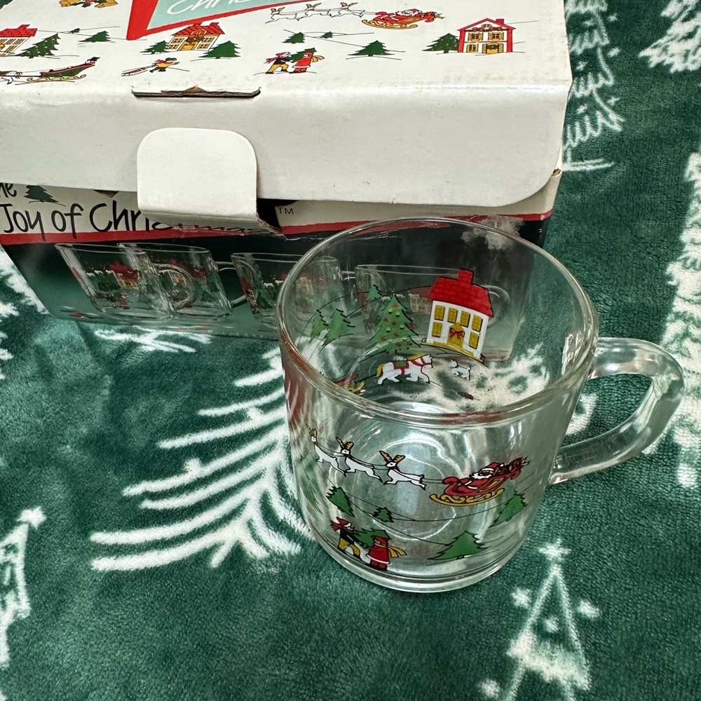 The Joy of Christmas x4 Glass Mug with Festive Design
